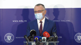 Sorin Cîmpeanu anunţă că pragul de vaccinare luat în calcul pentru susţinerea orelor cu prezenţă fizică este de 60% 