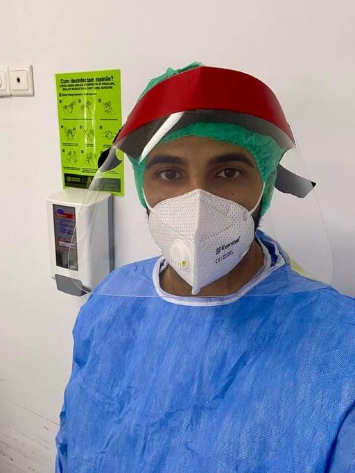 Un medic reclamă tupeul pacienţilor cu coronavirus, nevaccinaţi şi care nu cred în boală, care ajung la spital cu afectare pulmonară de 80-90% şi încep să le spună medicilor cum să-i trateze / În plus, pacienţii se plâng că aşteaptă cu zilele în UPU 
