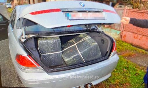 Poliţiştii de frontieră au confiscat ţigări în valoare de peste 108.000 lei la graniţa cu Ucraina - FOTO
