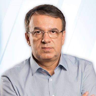 Primarul Constanţei: Ne uităm cu invidie la Cluj, la Oradea ori la Timişoara, apoi venim să ne plângem pe Facebook de cât de rău e la Constanţa. Când vine vorba să schimbăm ceva în oraş, rămânem agăţaţi de vechile metehne