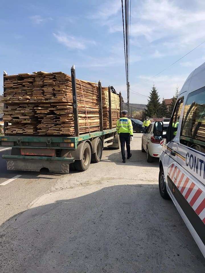 Ministerul Mediului: SUMAL2.0 îşi demonstrează, din nou, utilitatea - Două transporturi fictive de cherestea au fost identificate de Garda Forestieră Suceava / Amenzi şi verificări suplimentare 