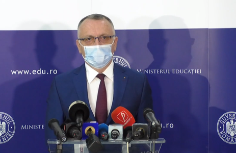 Ministrul Educaţiei anunţă că testarea în şcoli nu este obligatorie: Este o modalitate prin care putem contribui la siguranţa sanitară în şcoli / Apelul ministrului pentru părinţi 