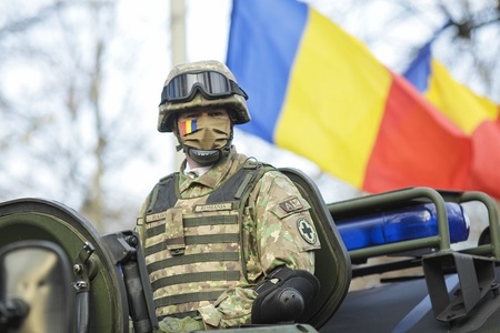 UPDATE - Paradă Militară la Arcul de Triumf din Capitală, de Ziua Naţională / Participă preşedintele şi premierul / Restricţii de circulaţie - VIDEO, FOTO