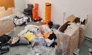 Giurgiu: Poliţiştii de frontieră au descoperit peste 5.300 de parfumuri şi articole vestimentare contrafăcute