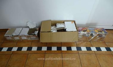 Poliţiştii au descoperit 572 materiale pirotehnice în valoare de 1.800 lei la punctul de trecere a frontierei Calafat