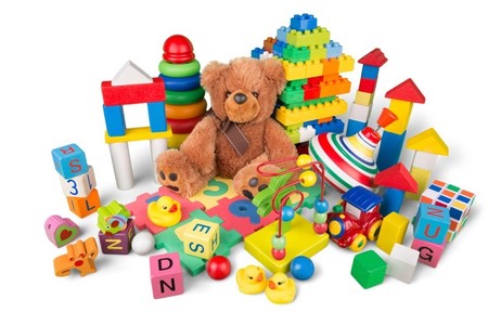 ANPC: Jucăriile oferite de Moş Nicolae să fie cumpărate doar din magazine sau raioane specializate şi să fie alese în funcţie de vârsta şi aptitudinile copilului