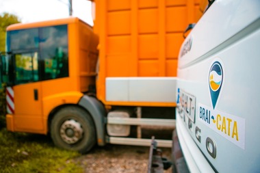 Autorităţile din Hunedoara vor solicita declararea stării de alertă, după ce firma de salubrizare a anunţat că nu va mai ridica gunoiul menajer din 61 de localităţi