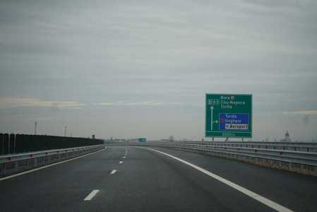 UPDATE - Sorin Grindeanu: Astăzi se deschide circulaţia pe autostrada Târgu Mureş-Ungheni / Ministerul Transporturilor: În România se circulă pe 947,6 km de autostradă - FOTO/ VIDEO