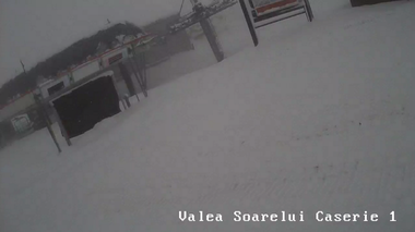 Vânt puternic şi vizibilitate redusă în Masivul Bucegi. Gondola care urcă la cota 2000 nu funcţionează duminică - FOTO
