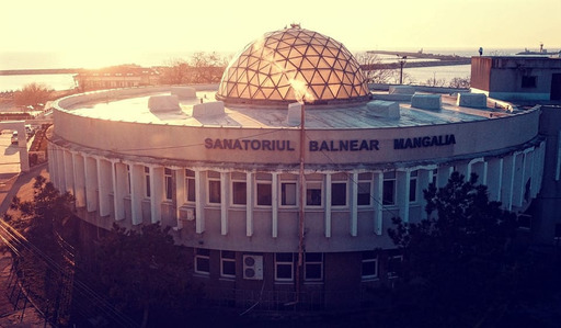 Constanţa: Cel puţin patru persoane sunt vizate de percheziţiile de la Mangalia privind vaccinarea la chiuvetă / Coordonatorul centrului de la Sanatoriul Balnear, între suspecţi