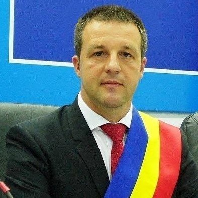 Amenzi pentru firmele care se ocupă de deszăpezirea din Brăila / Primarul municipiului anunţă că, deşi atenţionate să fie pregătite, cele trei firme ”au ratat prima deszăpezire” 