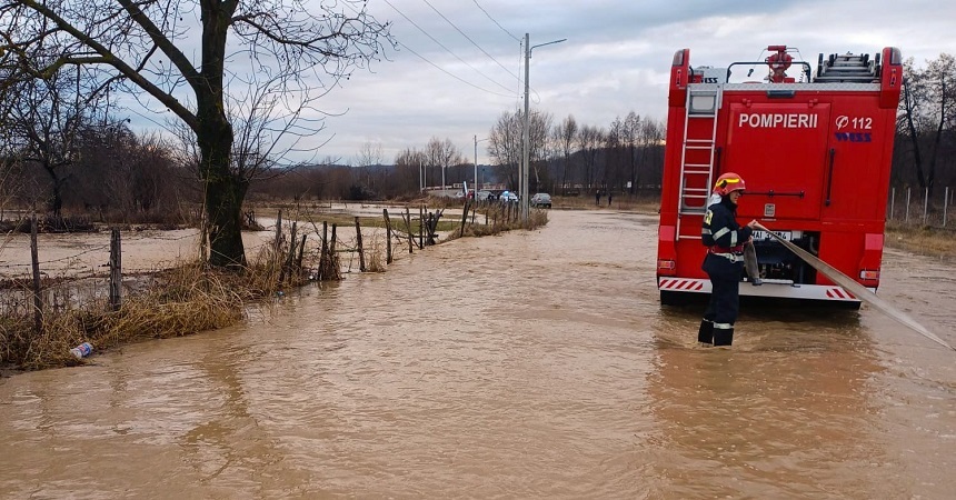 Avertizare în bazinul hidrografic Bistra -  În judeţul Mureş, un braţ a deversat, fiind inundate două gospodării şi un drum judeţean / În judeţul Caraş-Severin a fost depăşită cota de inundaţie  