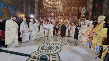 Întronizarea noului Episcop al Devei şi Hunedoarei, la Catedrala ”Sfântul Ierarh Nicolae” şi ”Sfinţii Apostoli Petru şi Pavel” din Deva 
