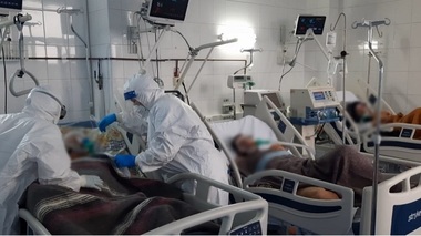 REPORTAJ - Omul care a simţit pandemia cu inima: Între viaţă şi moarte în ATI, timp de 6 săptămâni, fără să-şi vadă salvatorii nici măcar o clipă. Dorinţa sa de sărbători: sănătate pentru cei încă bolnavi rămaşi în spitale

