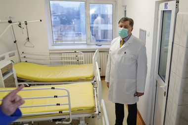Rafila: Dacă ai un număr foarte mare de cazuri într-un interval scurt de timp, atunci într-adevăr există pericolul de a bloca sistemul de sănătate/ Probabil că suntem aproape 10 milioane de persoane care am trecut prin infecţie, plus persoane vaccinate