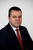 Senatorul PNL Eugen Pîrvulescu, trimis în judecată de DNA în dosarul în care e acuzat că a cerut membrilor unor comisii de la Serviciul de Ambulanţă Teleorman să îi dea subiectele la concursuri organizate pentru posturi de asistent medical şi şofer