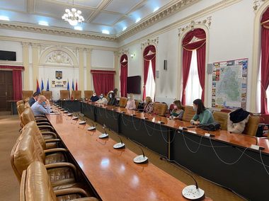 Bihor: Peste 1.100 de elevi, înscrişi în învăţământul special / Cinci dintre şcolile speciale din subordinea Consiliului Judeţean Bihor au directori în urma concursului / La Centrul Şcolar de Educaţie Incluzivă din Popeşti nu s-a prezentat niciun candidat 