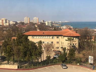 Trei secţii ale Spitalului Mangalia au fost închise, după ce 19 angajaţi ai unităţii medicale au fost depistaţi pozitiv cu COVID