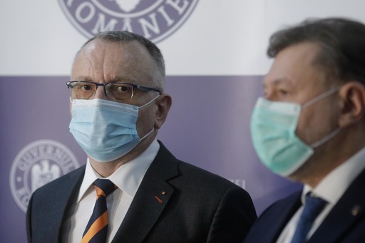 Cîmpeanu, despre testele de salivă: În maxim două, trei săptămâni va fi deblocată procedura de achiziţie / Elevii de gimnaziu şi liceu şi-ar putea administra testele în şcoală, sub supravegherea profesorului