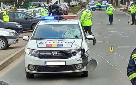 Procurorii anunţă că poliţistul care a accidentat mortal o fată de 13 ani în Bucureşti nu era în misiune şi conducea cu viteză peste limita legală / Maşina avea doar semnalele luminoase în funcţiune / Fetele erau pe trecerea de pietoni 