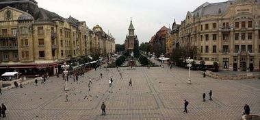 Primăria Timişoara cumpără, cu 23.000 de euro, 20 de broşuri care conţin un ghid de amenajare a domeniului public şi catalog de mobilier stradal
