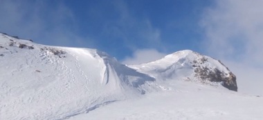 Argeş: Toate traseele montane sunt închise. Salvamontiştii avertizează că vântul puternic amplifică riscul de producere a unor avalanşe