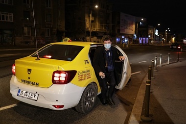 A doua zi de protest la Societatea de Transport  Bucureşti. Director: Suntem în aceeaşi situaţie ca ieri. Cineva, cu bună ştiinţă, a încălcat contractul colectiv de muncă. Suntem deschişi la dialog / Primarul general e la negocieri - FOTO