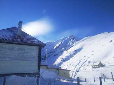 Maramureş: Temperatura resimţită a atins pragul de minus 32 de grade la Staţia Meteo Iezer / Vreme deosebit de rece în judeţ  