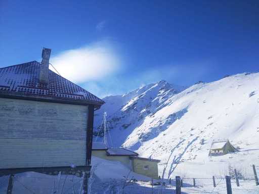 Maramureş: Temperatura resimţită a atins pragul de minus 32 de grade la Staţia Meteo Iezer / Vreme deosebit de rece în judeţ  