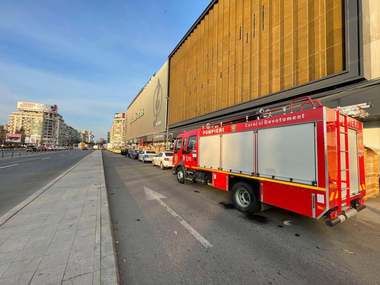 ISU Bucureşti-Ilfov organizează puncte de lucru temporare în staţiile de metrou aglomerate/ Câte o autospecială de pompieri va fi amplasată în apropierea acestor staţii, în timpul orelor de vârf