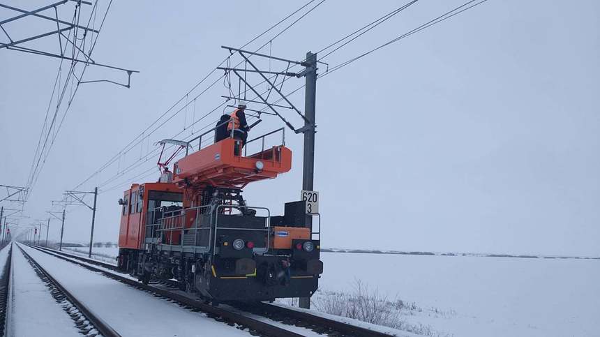 CFR anunţă trafic adaptat la condiţiile de iarnă, fiind înregistrate temperaturi de minus 23 de grade / Componentele infrastructurii necesită verificări suplimentare, care pot duce la întârzieri / Trei trenuri, afectate  