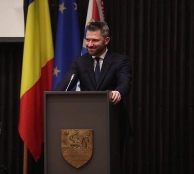 Noul prefect de Timiş, social-democratul Mihai Ritivoiu, a depus jurământul/ El afirmă că prima măsură pe care o ia este legată de problema termoficării din Timişoara