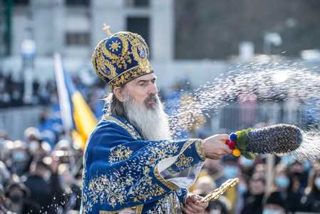 Arhiepiscopul Tomisului, la ieşirea din carantină: Uşile bisericii pentru mine au fost ferecate câteva zile după legile acestea pământeşti, nu cu logică, dar fiind de la stăpânire, ca să dau pildă credincioşilor, mă supun şi unor legi vremelnice 