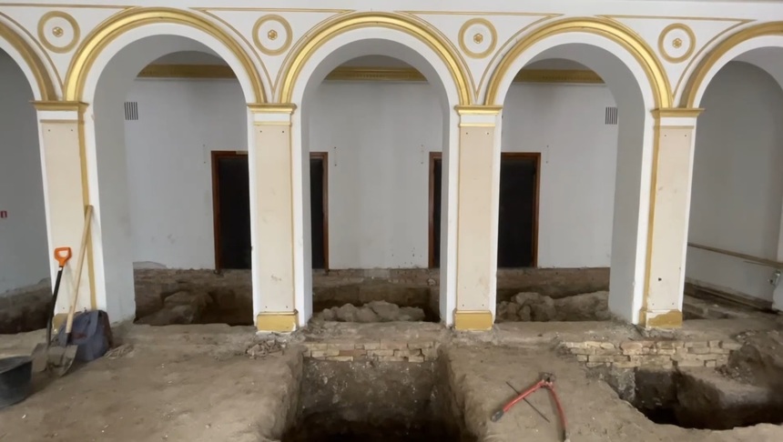 Zidul Cetăţii Tomis, descoperit în timpul lucrărilor de la Teatrul de Stat Constanţa - VIDEO