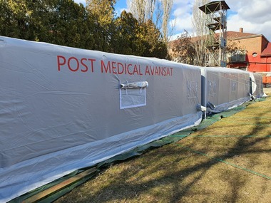 Post medical portabil, folosit la trierea şi tratarea a 30 de victime în caz de calamitate, cumpărat de Consiliul Judeţean Prahova şi dat în custodia ISU
