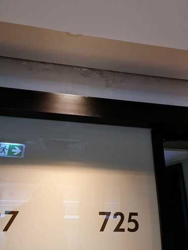 Amendă de 10.000 de lei, a doua în trei zile, dată de ANPC hotelului de cinci stele Radisson Blu / Conducerea ANPC anunţă că va cere instituţiilor competente să reevalueze clasificarea unităţii de cazare - FOTO