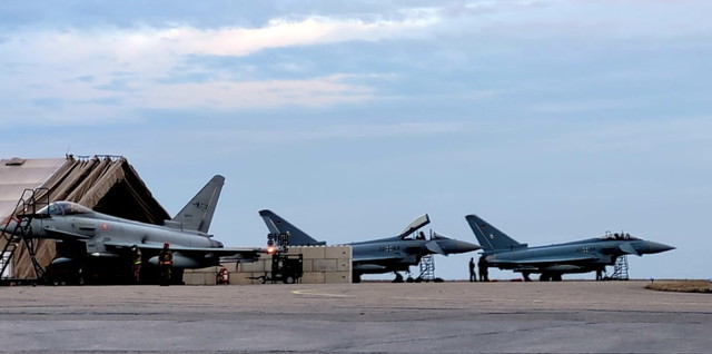Ministerul Apărării: Avioane Eurofighter Typhoon din Germania au aterizat la Mihail Kogălniceanu / Aeronavele şi 60 de militari vor executa misiuni de Poliţie Aeriană Întărită sub comandă NATO 
