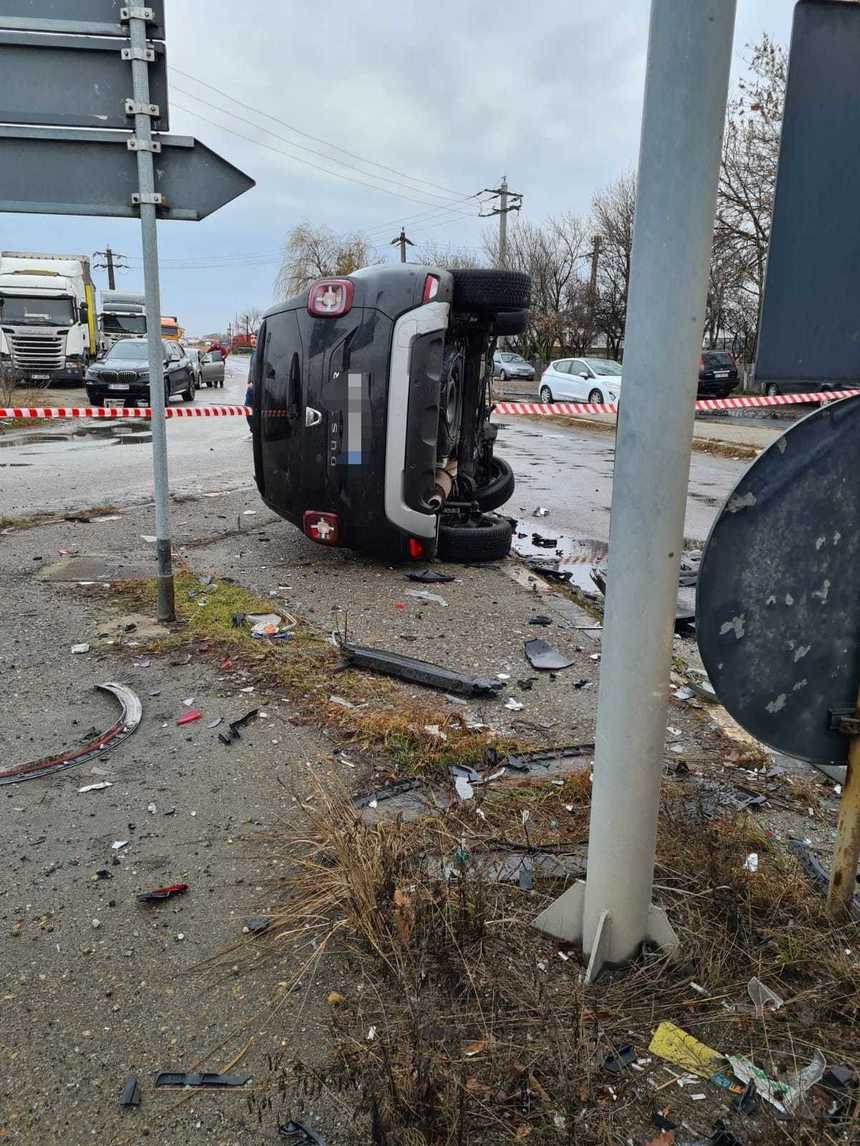 Argeş: Accident rutier cu cinci victime, în municipiul Piteşti. Patru dintre răniţi sunt cetăţeni străini