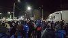 Români blocaţi în Vama Porubne-Siret: Am fugit din zona Harkov, de 10 ore stăm, răbdăm de foame, de frig! Am auzit sirenele în Cernăuţi. Vă rugăm să ne ajutaţi să ajungem acasă la familie şi copii! / Precizările şefului DSU - FOTO, VIDEO