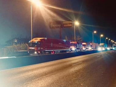 Guvern: Un prim convoi cu ajutoare umanitare pentru Ucraina a plecat din Bucureşti spre Siret/ Camioanele transportă medicamente şi echipamente medicale