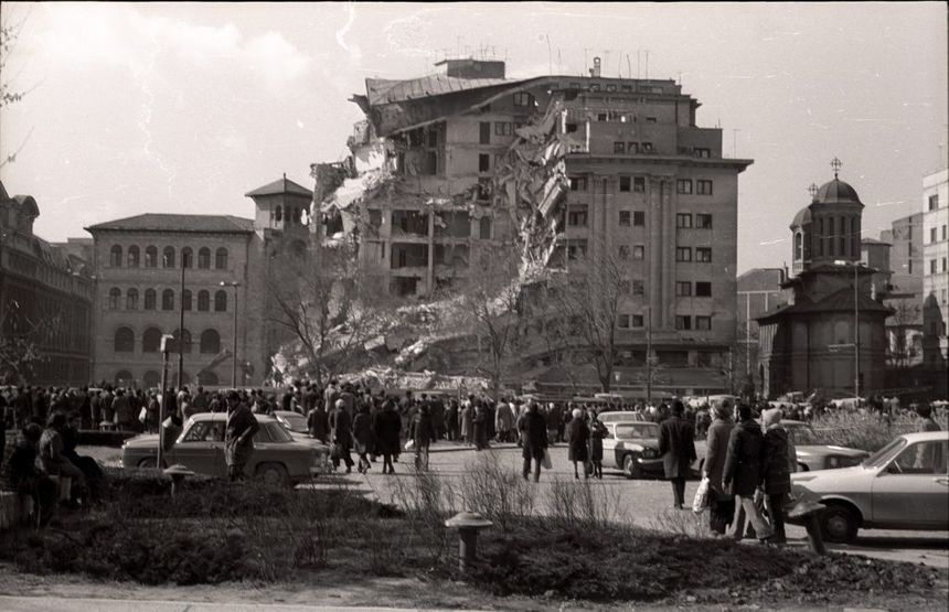 Cutremurul din 1977 - 45 de ani: Peste 1.500 de victime, mai mult de 1.400 în Bucureşti. 32.897 de clădiri prăbuşite şi grav avariate / În prezent, 736 de clădiri din Capitală sunt încadrate în clasele l şi ll de risc seismic