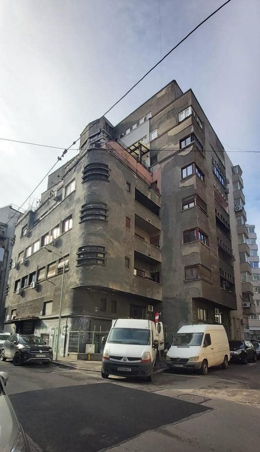 Primăria Capitalei anunţă că a început expertizarea clădirilor cu risc seismic din Bucureşti. Programul vizează 200 de imobile - FOTO