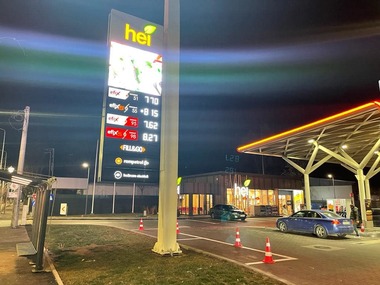 Virgil Popescu: Vreau să le mulţumesc tuturor celor care au înţeles că nu e cazul să intre în panică, să stea la cozi la benzinării. Am trecut pe la mai multe benzinării pentru a vedea care e situaţia. Calmă
