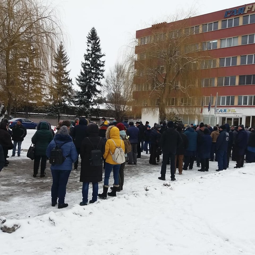 Angajaţii de la Carfil Braşov au încetat greva după ce au primit promisiuni că îşi vor încasa joi salariile restante 
