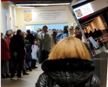 Sindicaliştii din Poliţie acuză MAI că „încurajează isteria cu paşapoartele”, prelungind programul la ghişee, în loc să liniştească populaţia că nu există niciun pericol iminent