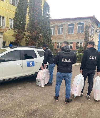 Mehedinţi: Percheziţii ale DGA la cadre medicale suspectate că făceau vaccinări fictive împotriva COVID-19, în schimbul unor sume cuprinse între 150 şi 300 de euro