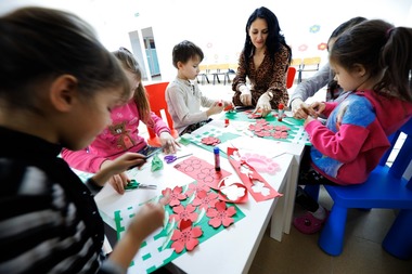 Buzău: Grădiniţă pentru copiii refugiaţi din Ucraina, amenajată de câteva educatoare în subsolul unei pensiuni - FOTO, VIDEO