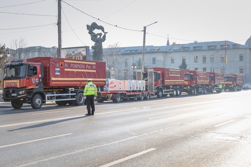 Iaşi: Un al doilea convoi umanitar, cu produse în valoare de aproape 800.000 de lei, a plecat spre regiunea Cernăuţi. Sunt trimise către Ucraina pături, alimente, dar şi 16 generatoare electrice