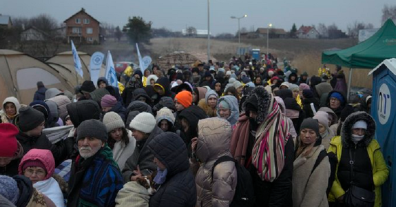 Guvern: Până în prezent au intrat în România 572.888 de cetăţeni ucraineni. Ţara noastră poate asigura circa 400.000 de locuri de cazare pentru refugiaţi