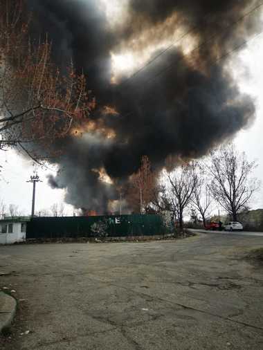Sancţiuni de 170.000 de lei date de Garda Naţională de Mediu, pentru nerespectarea Autorizaţiei de mediu şi a regimului deşeurilor, după incendiul de la Glina 